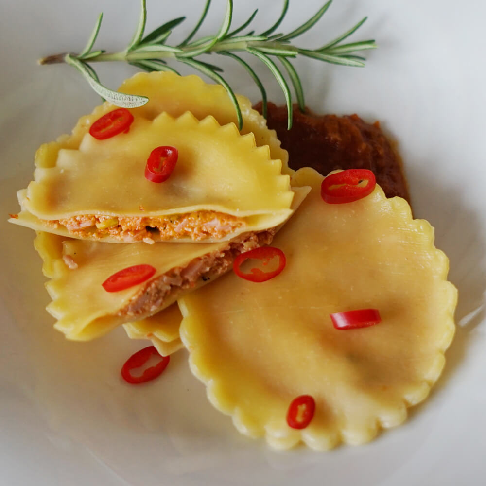 0265-Ravioli mit Tomate-Schichtkse-Mortadella-Tabasco